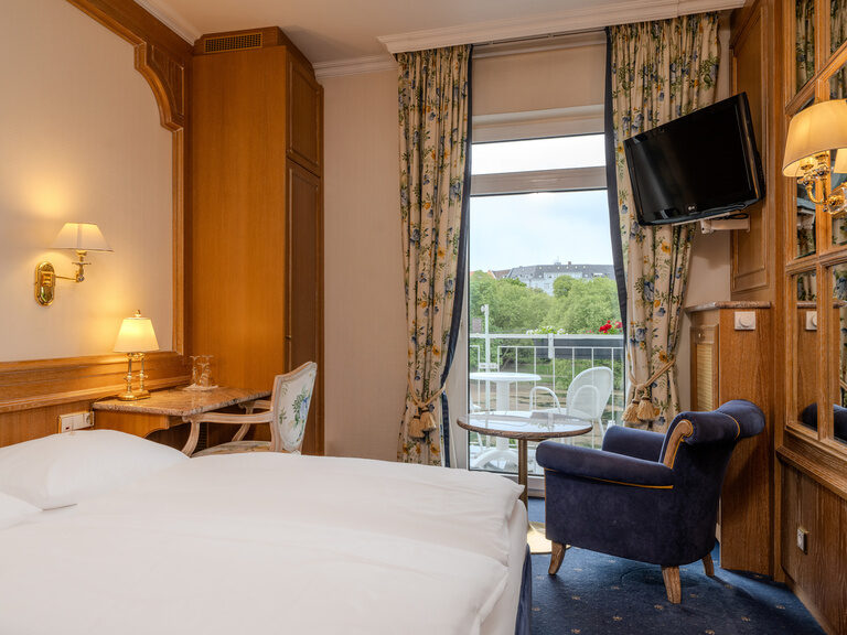 Superiorzimmer mit Balkon und schönem Seeblick im Hotel Seehof Berlin